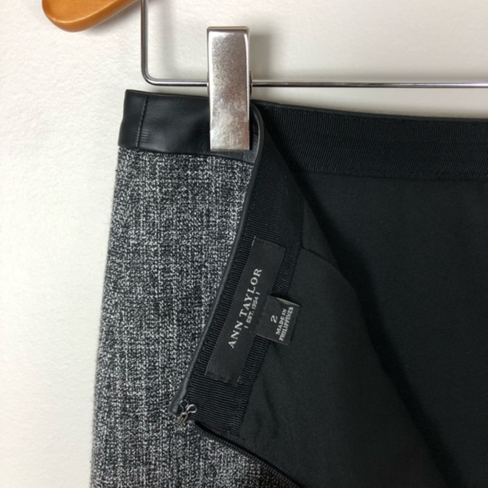 Ann Taylor Tweed & Faux Leather Trim Skirt Size 2 - Picture 3 of 3